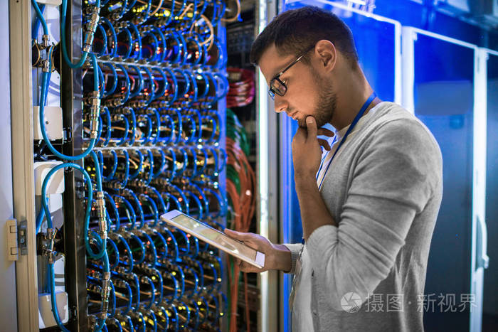 数据中心内的灵感飞翔 年轻网络工程师的沉思与协同